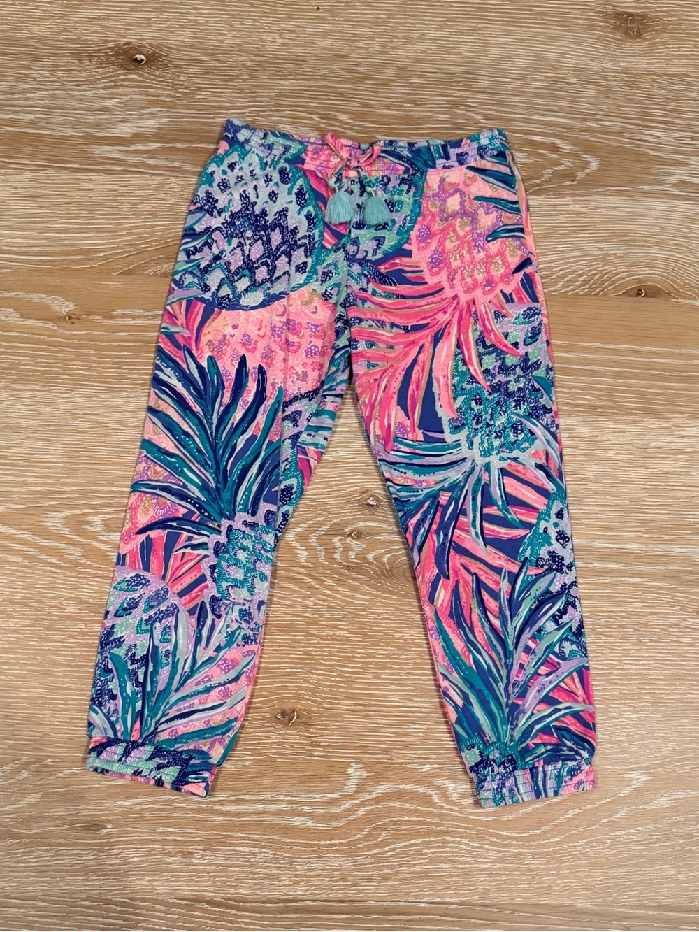 Like New! Set of three Lilly Pulitzer pants - Picture 2 of 7